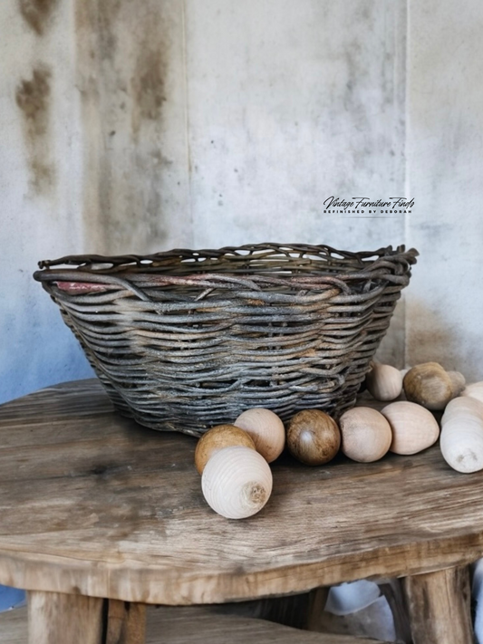 How to Give a Thrift Store Basket a Unique Primitive Look