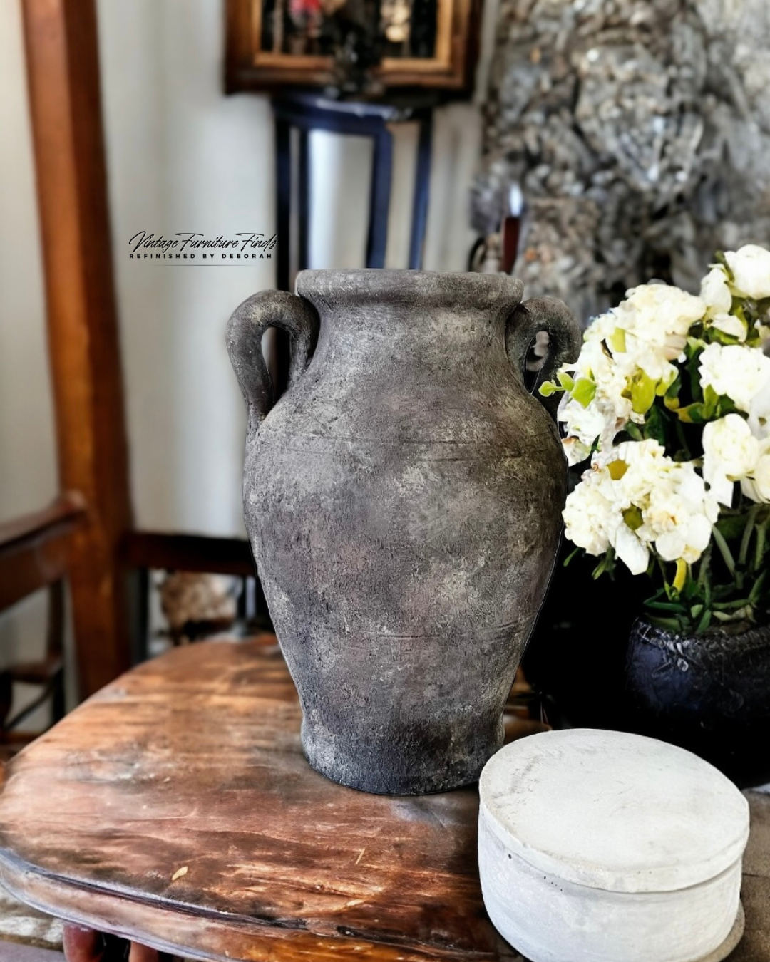 How to Create a Textured Aged Vase